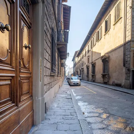 Capponi Palace Apartman *